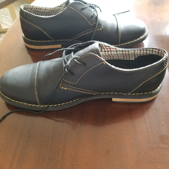 Penguin Shoes - Picture 3 of 8